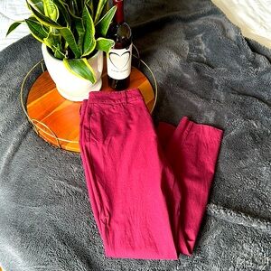 Old Navy Pixie Pants 
Size 2 
Great Condition 
Worn